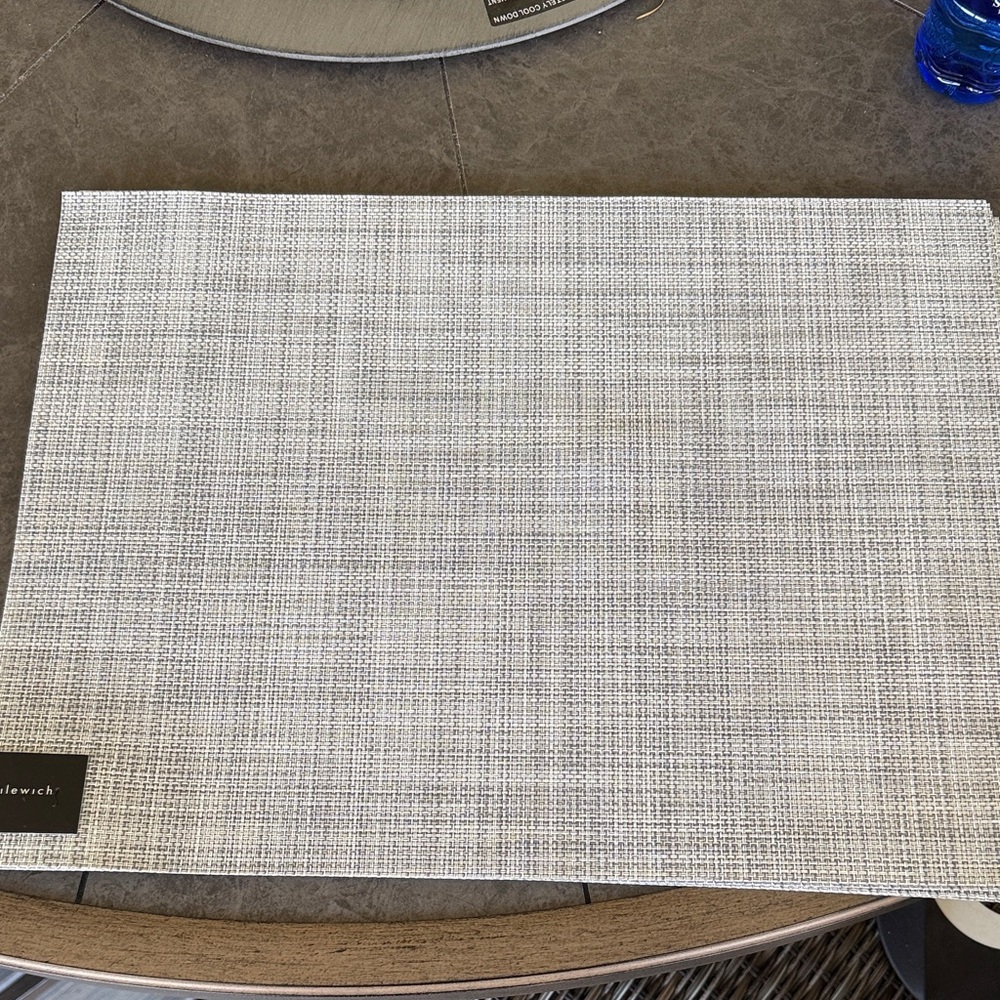 Crate and barrel by Chilewich Set of 6 Light Gray Textured Placemat